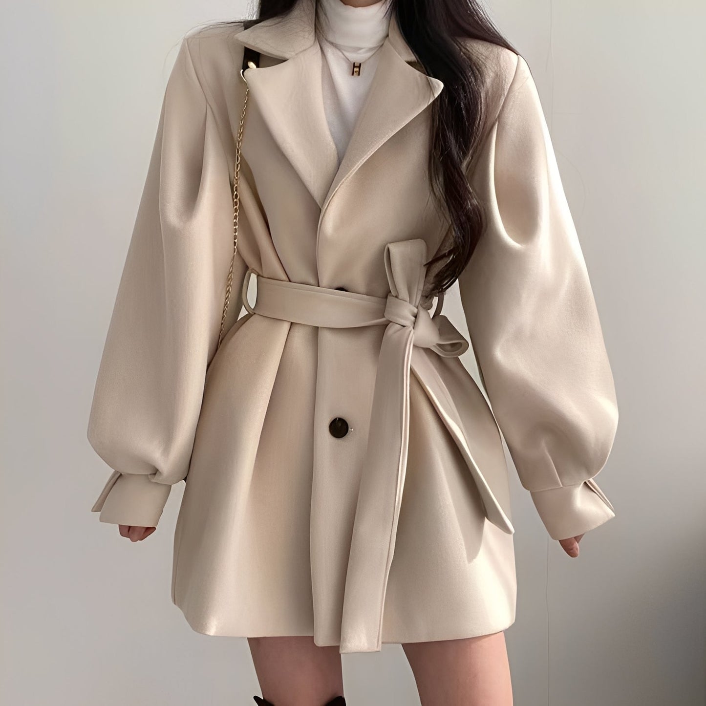 Meryl - Eleganter mittellanger Damen-Wollmantel
