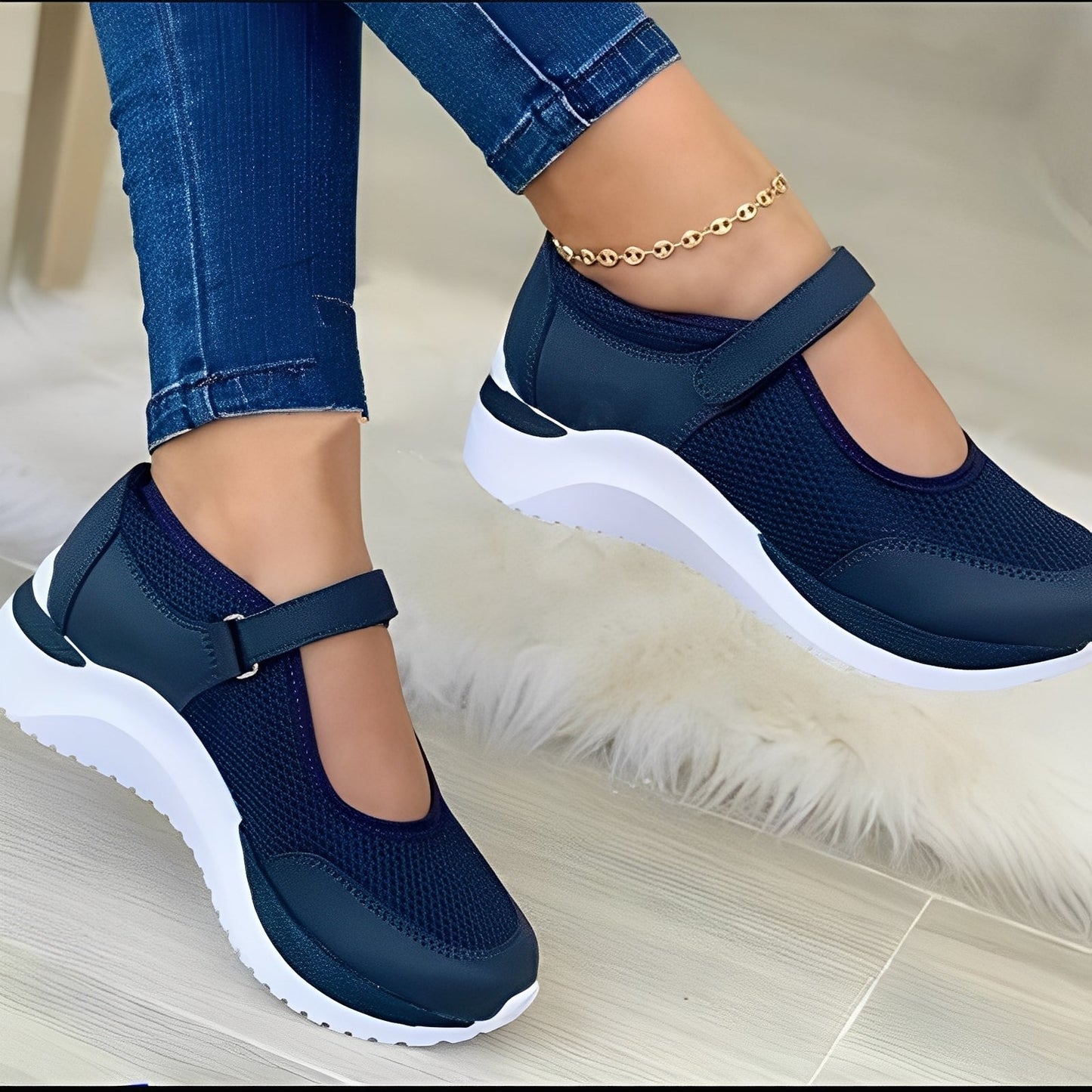 Nichola - Trendige Damensandalen mit Netzriemen