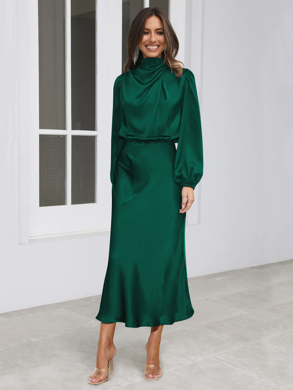 Danica - Elegantes Damenkleid mit Neckholder und langen Ärmeln