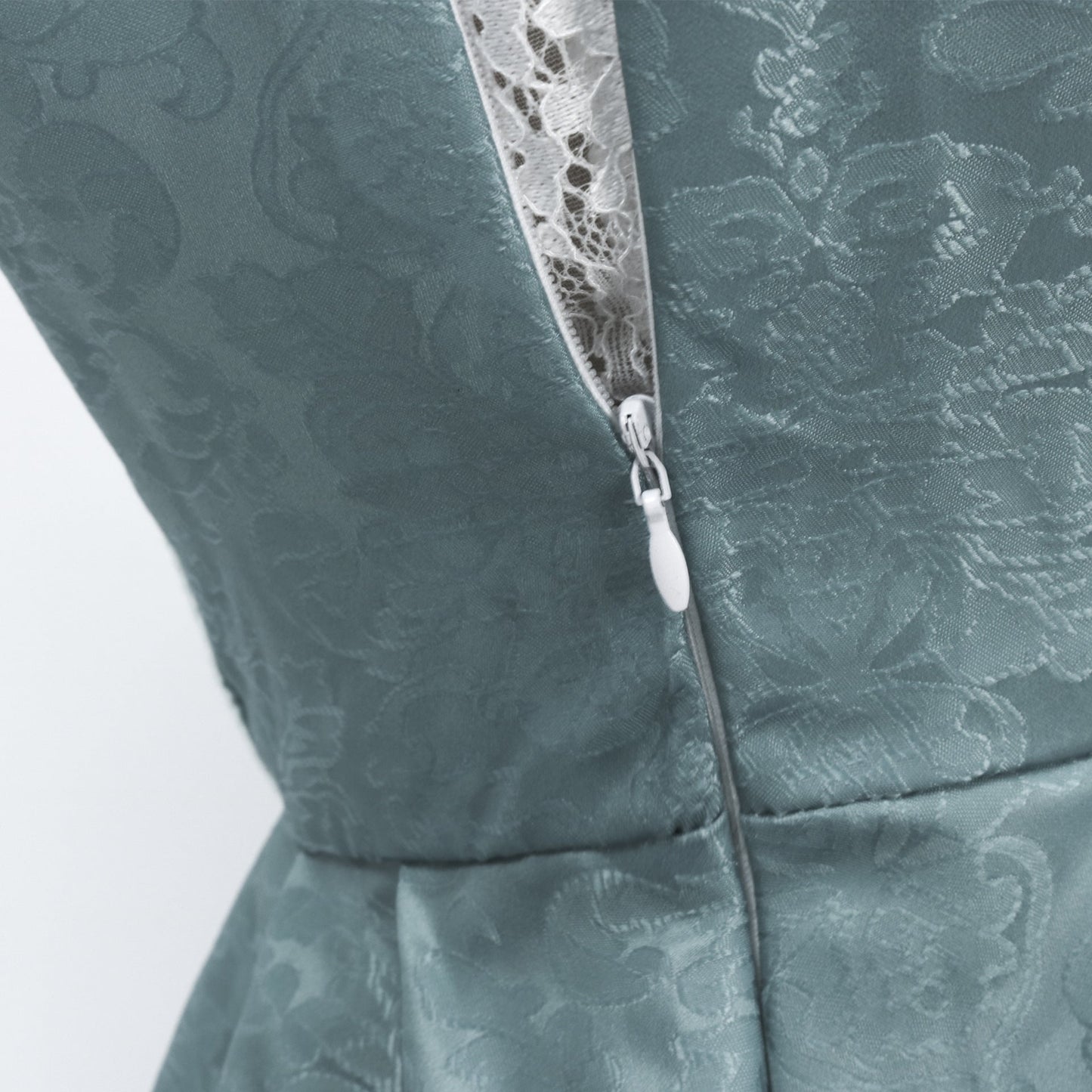 Amelia - Traditionelles Oktoberfest-Kleid mit Trägern für Frauen