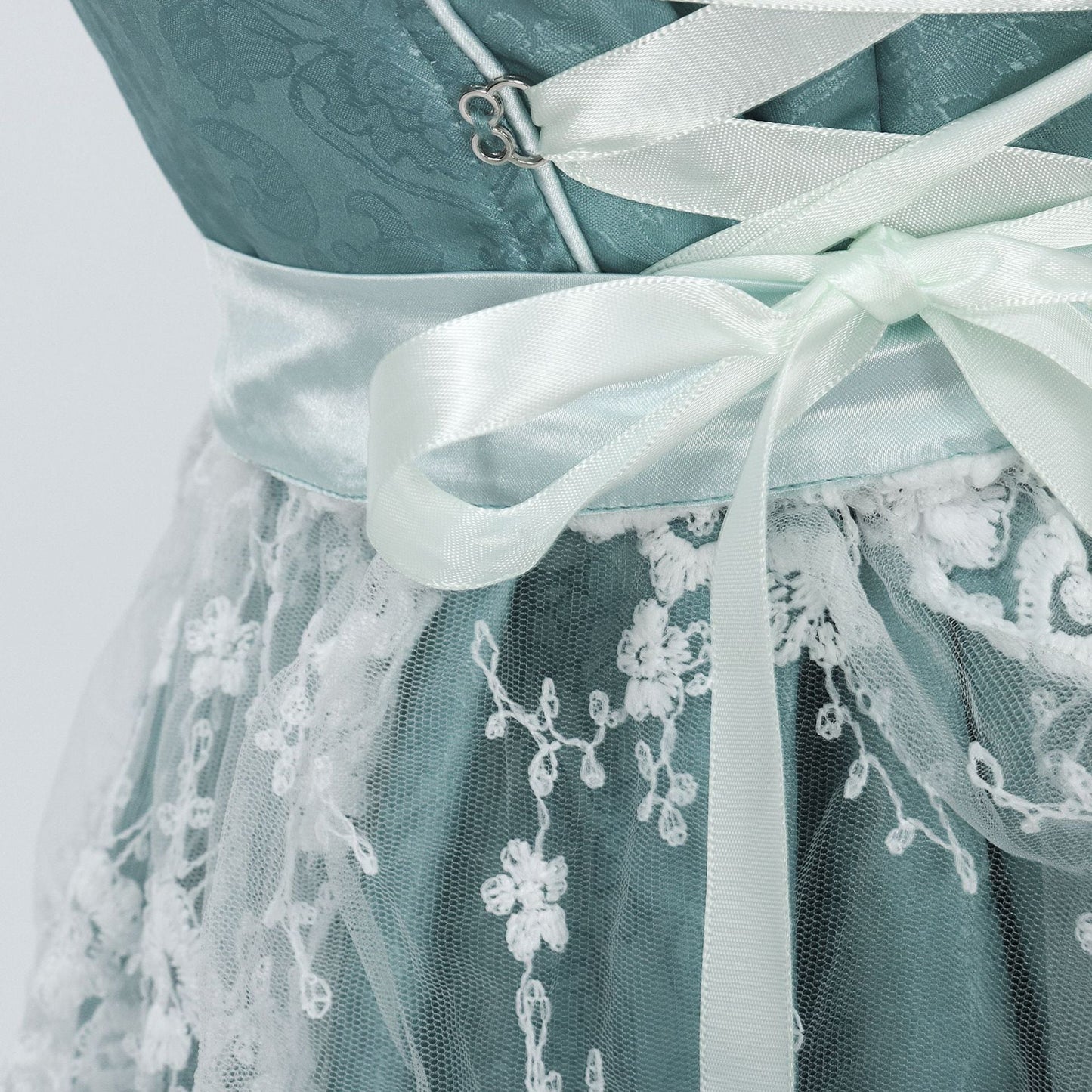 Amelia - Traditionelles Oktoberfest-Kleid mit Trägern für Frauen