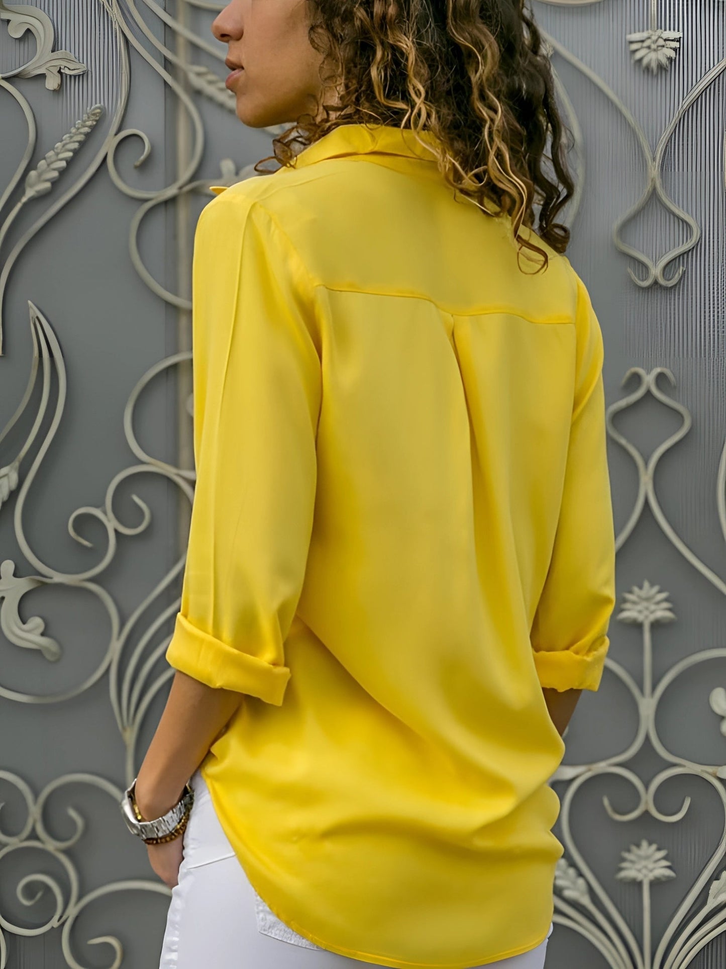 Aiah – Seidenbluse mit V-Ausschnitt und lockerem Schnitt
