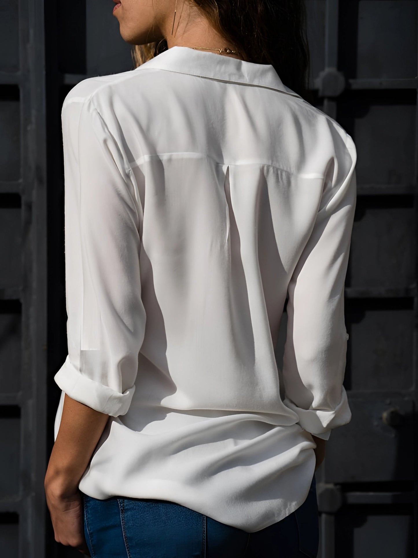 Aiah – Seidenbluse mit V-Ausschnitt und lockerem Schnitt