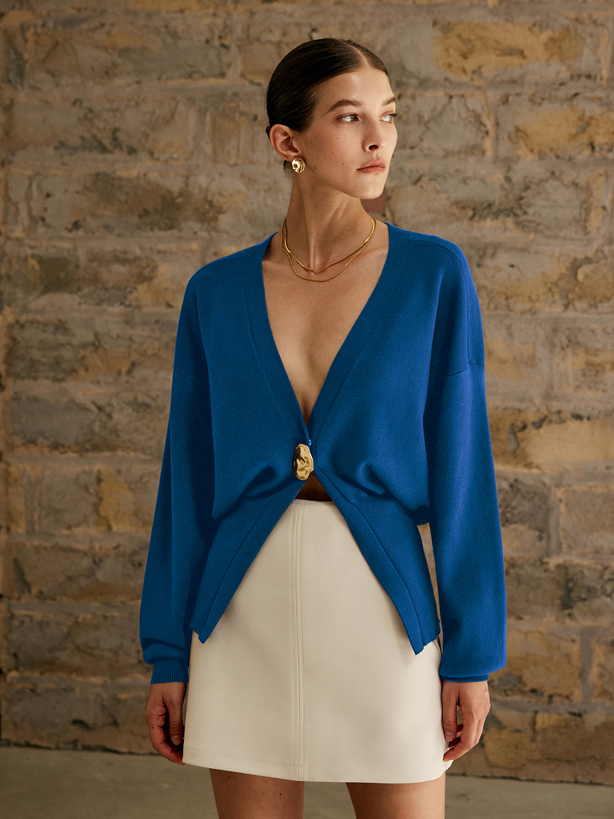 Clarissa – Strickjacke mit goldenen Knöpfen
