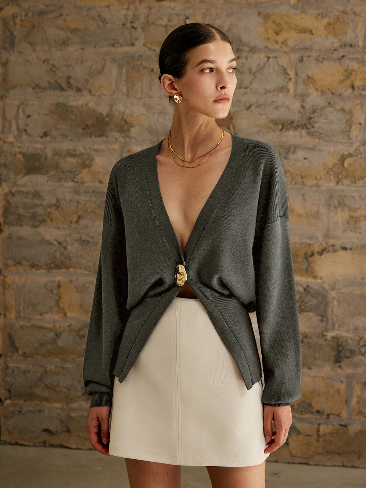 Clarissa – Strickjacke mit goldenen Knöpfen