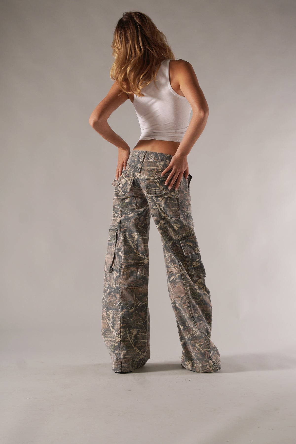 Demelza - Damen Camouflage-Cargohose mit weitem Bein
