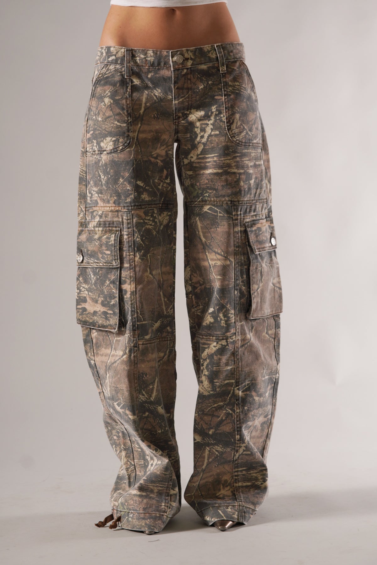 Demelza - Damen Camouflage-Cargohose mit weitem Bein