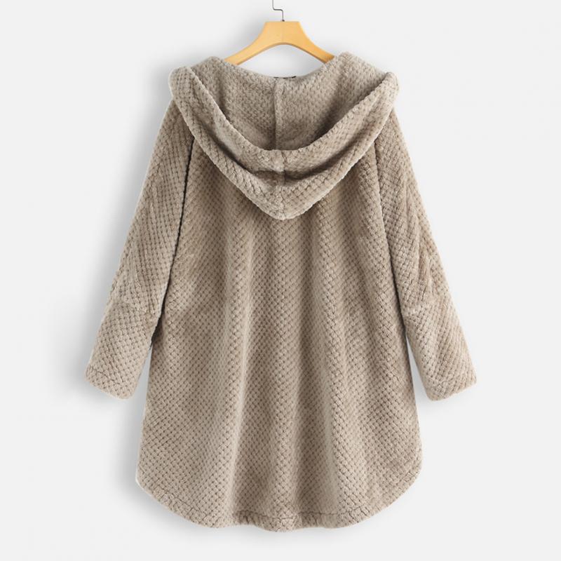 Daisy - Stylische Kapuzenjacke mit Kuschelfaktor und Knöpfen