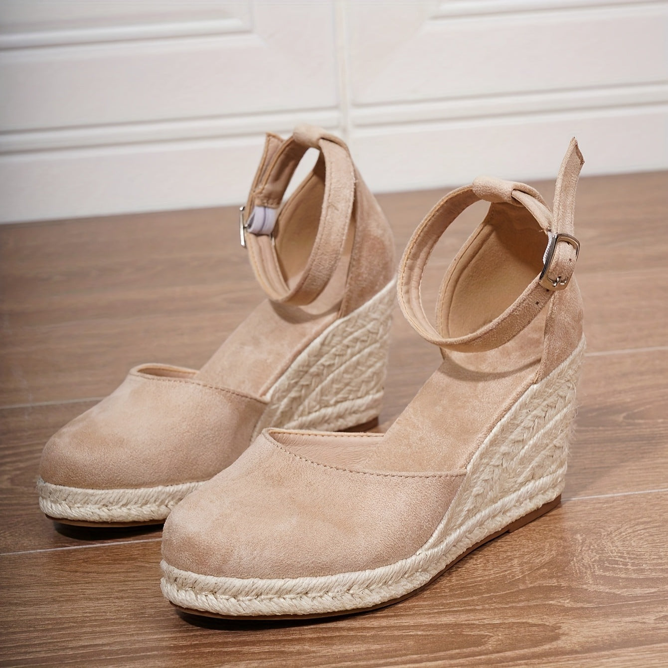 Nadia – Flache Damensandalen mit Riemchen