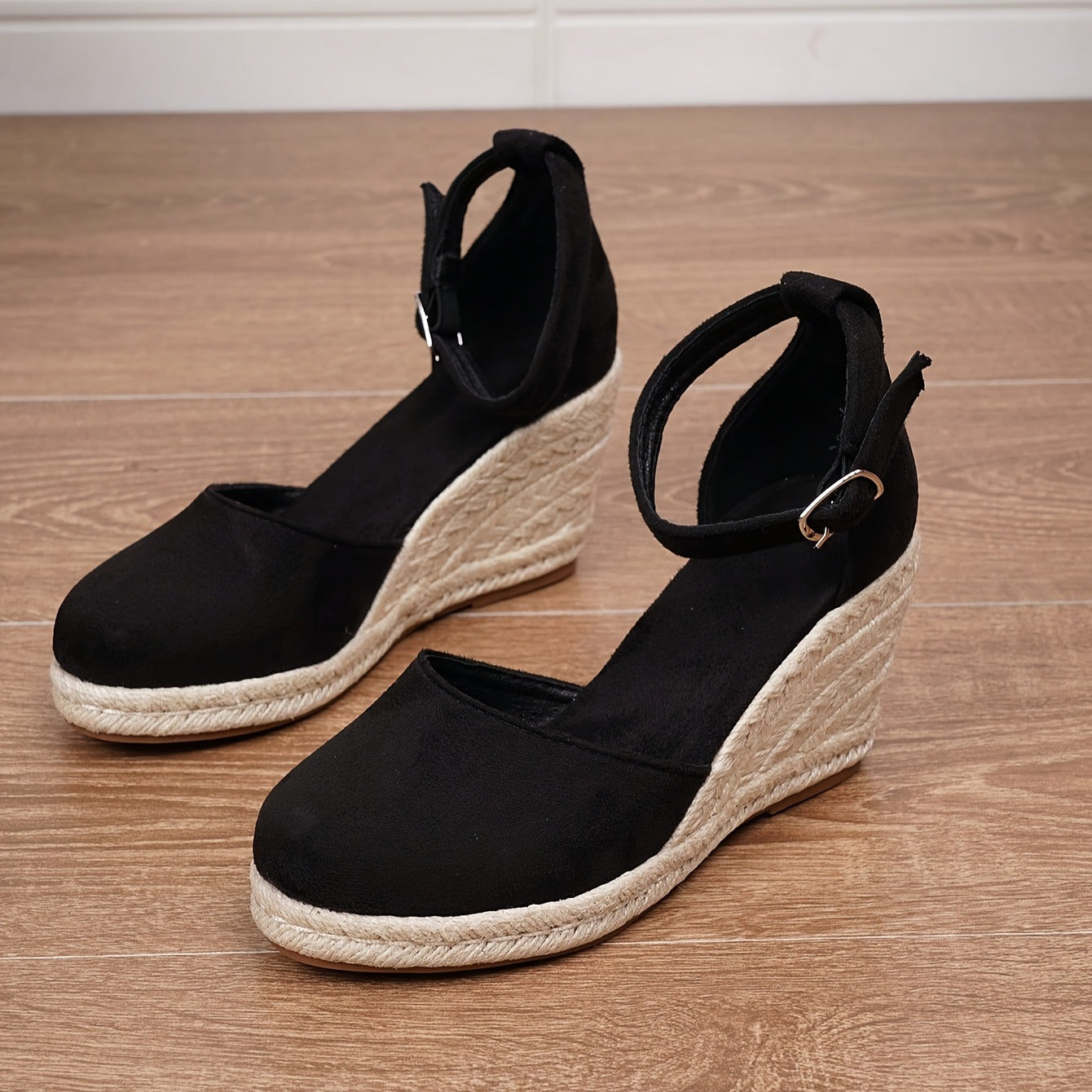 Nadia – Flache Damensandalen mit Riemchen
