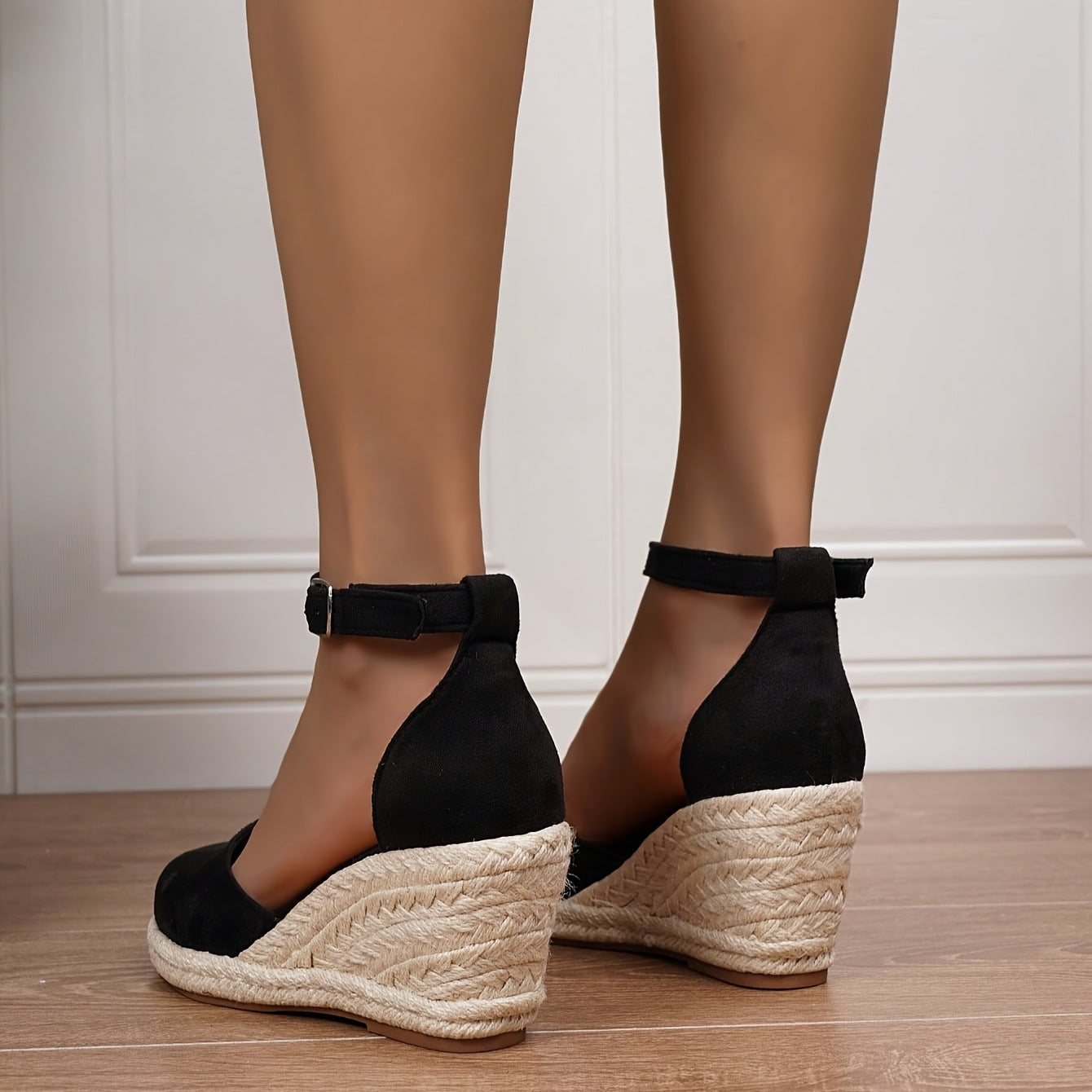 Nadia – Flache Damensandalen mit Riemchen