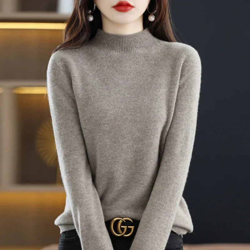 Carlotta – Stylischer Pullover mit Zopf-Muster