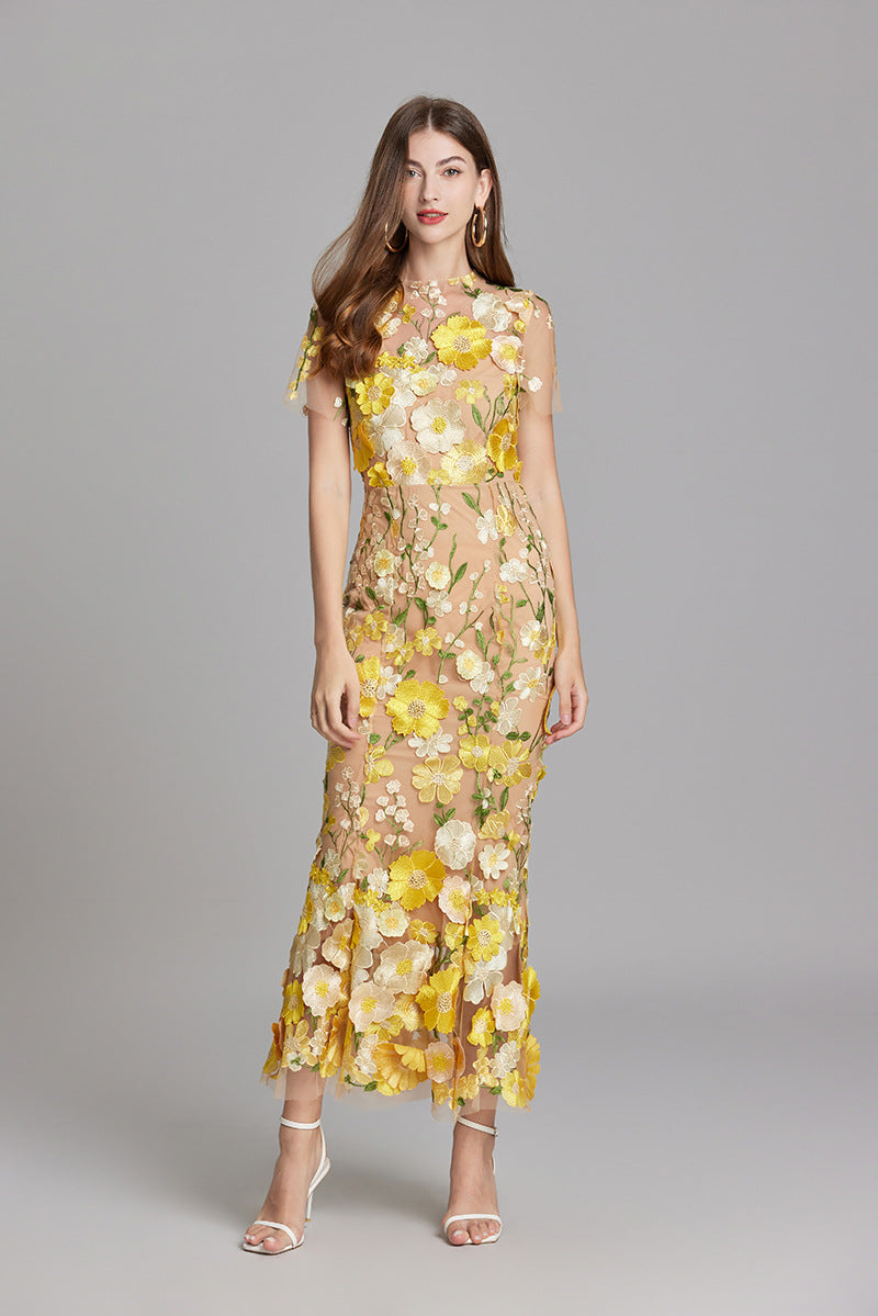 Elina – Besticktes ärmelloses langes Kleid