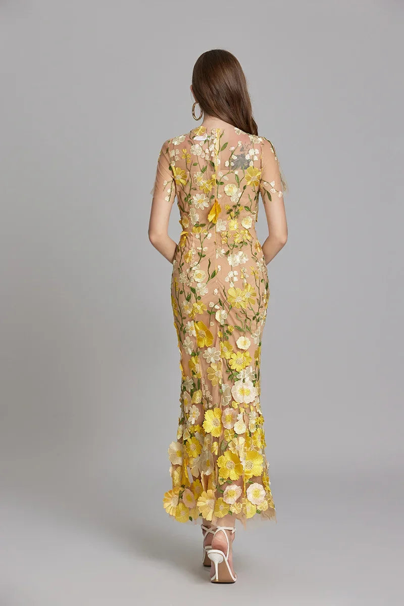 Elina – Besticktes ärmelloses langes Kleid
