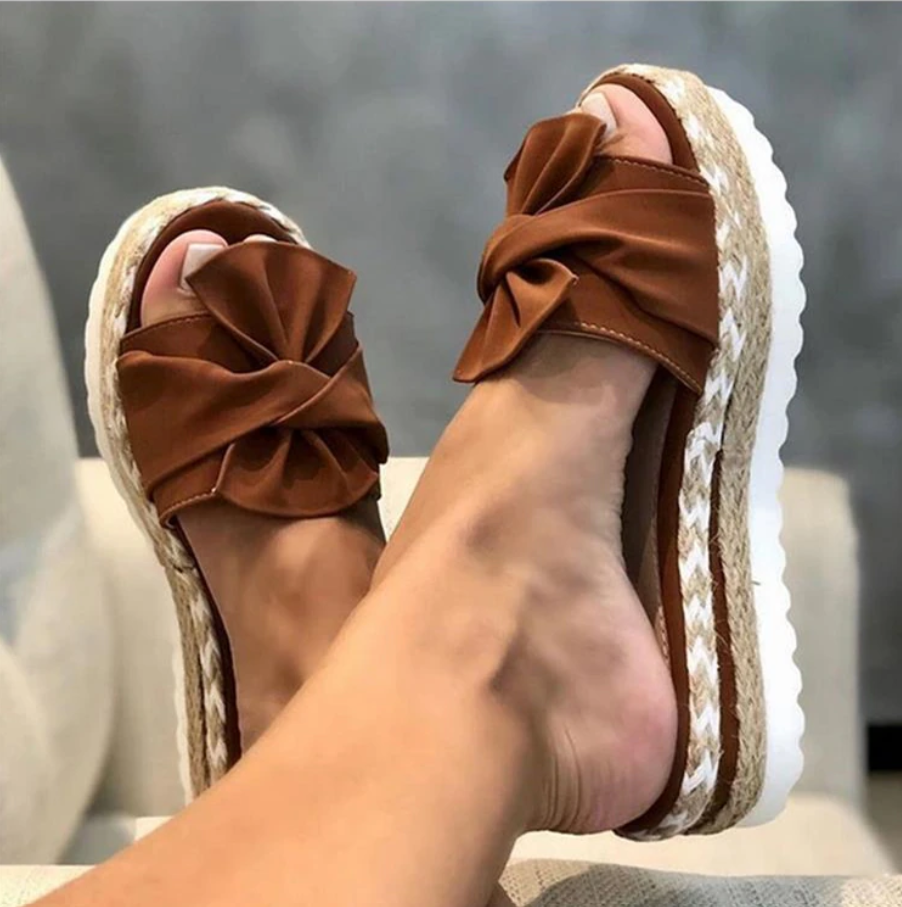Solegenius – Orthopädische Sandalen mit Schleife
