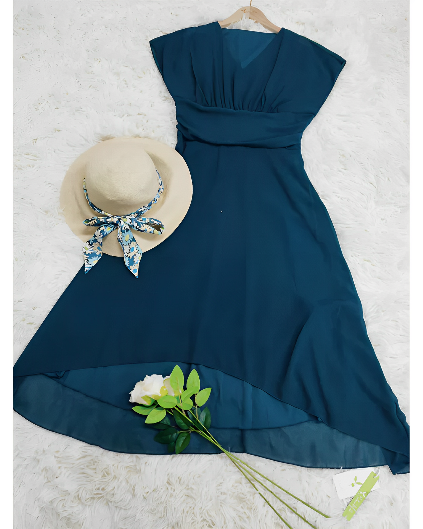 Elisa – Schickes Midikleid mit V-Ausschnitt
