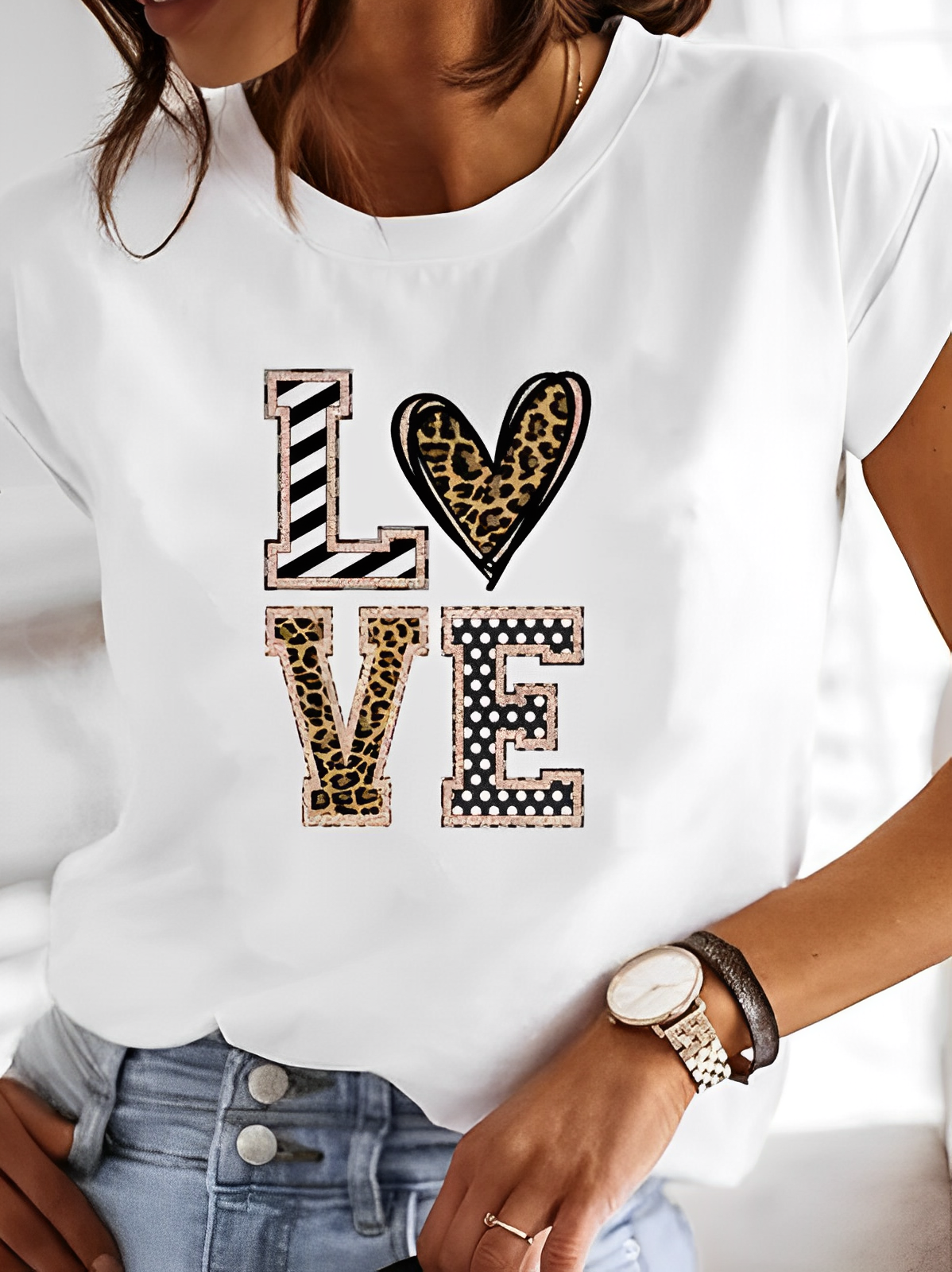 Nora – Weißes Sommer-T-Shirt