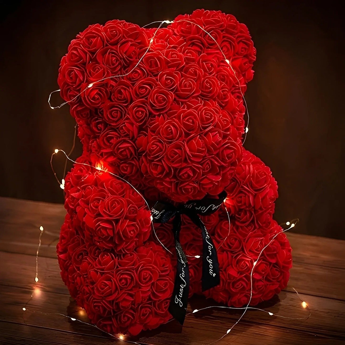 Teddie - Herziger Rosenbär mit LED-Geschenkbox für den Valentinstag