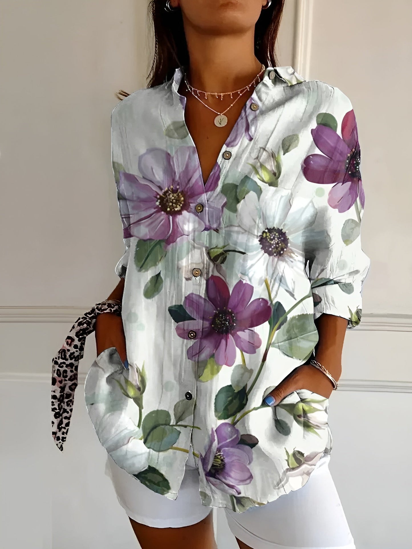 Marleen – Bluse mit Knöpfen und langen Ärmeln