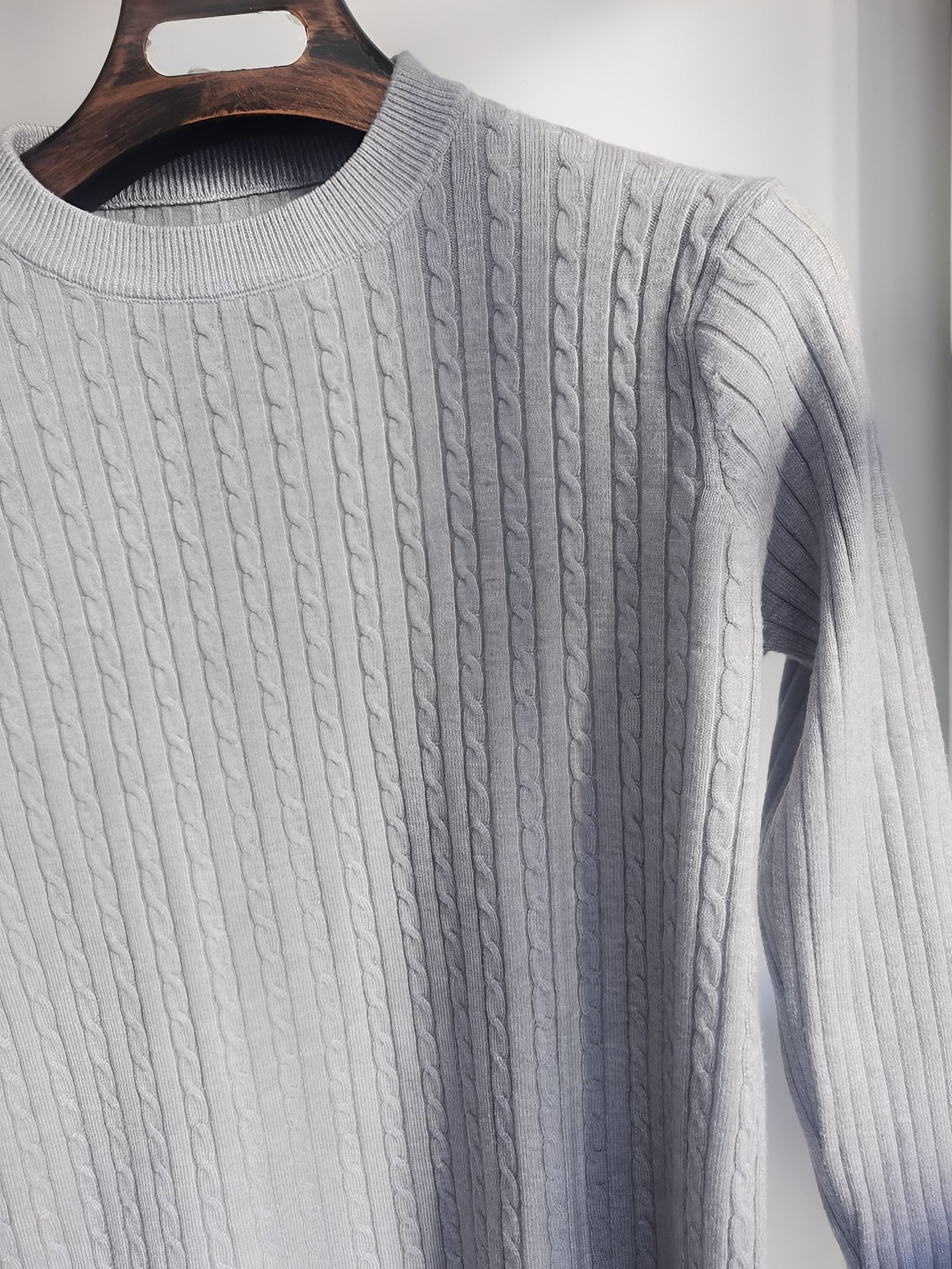 Romilly - Bequemer, schmal geschnittener Männerpullover