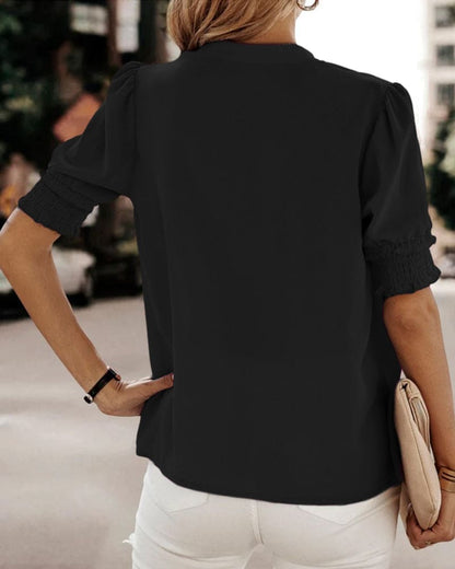Sophia – V-Ausschnitt Bluse mit Kurzen Ärmeln