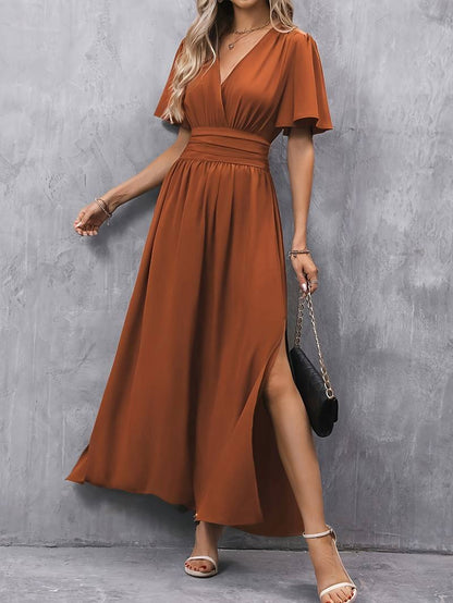 Juliette – Damenkleid mit Rüschenausschnitt und gefaltetem Taillenbereich