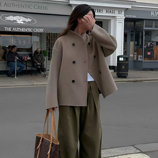 Eustacia - Figurbetonte Damenjacke mit doppelter Knopfreihe