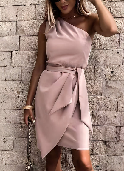 Alvena - Chic asymmetrisches Damenkleid mit einem Ärmel