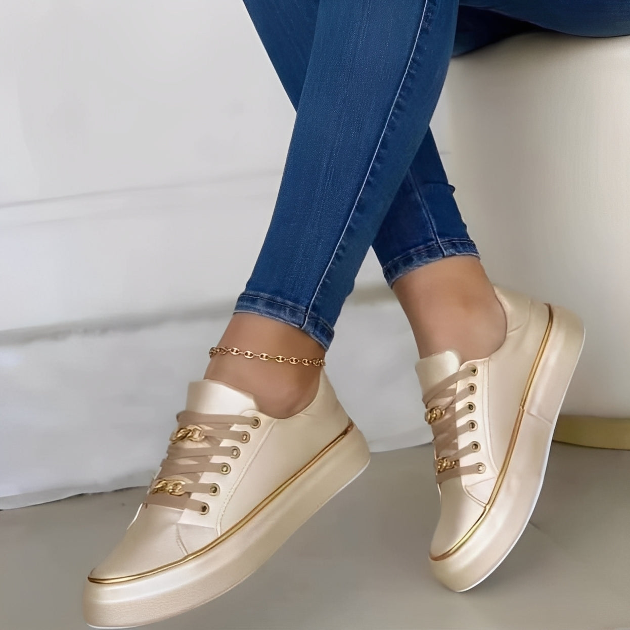 Deziree - Trendige Damenschuhe mit Plateau und Ketten