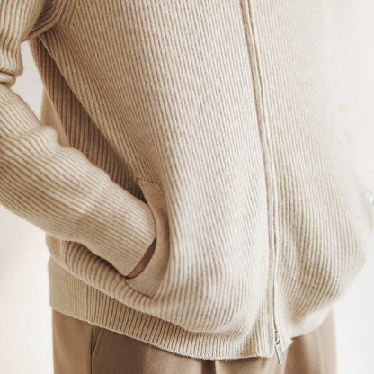 Theo – Bequeme Herrenstrickjacke