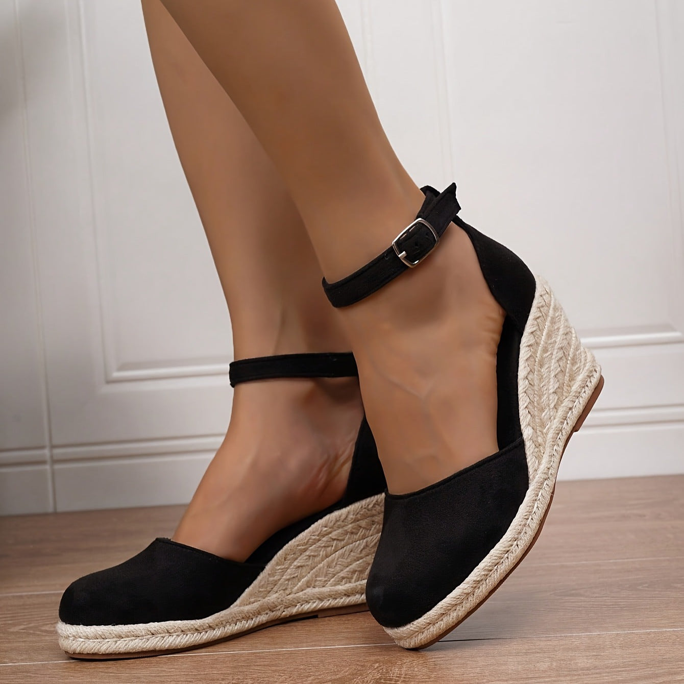 Nadia – Flache Damensandalen mit Riemchen