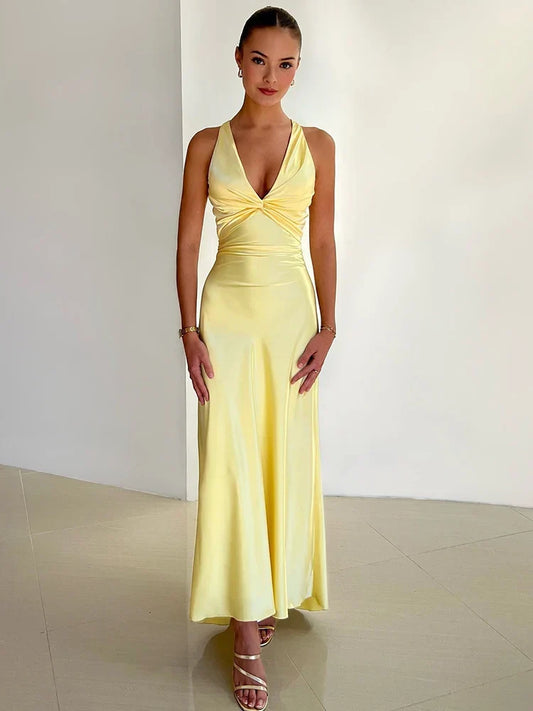 Marlene – Satin-Abendkleid mit Nackenträger