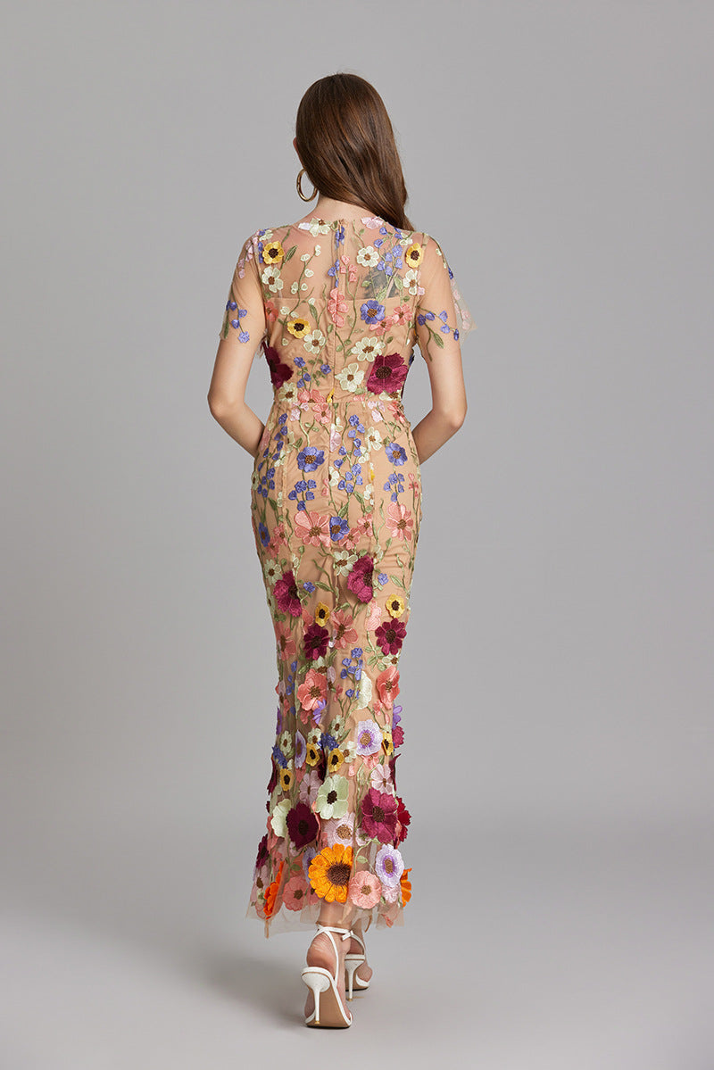 Elina – Besticktes ärmelloses langes Kleid