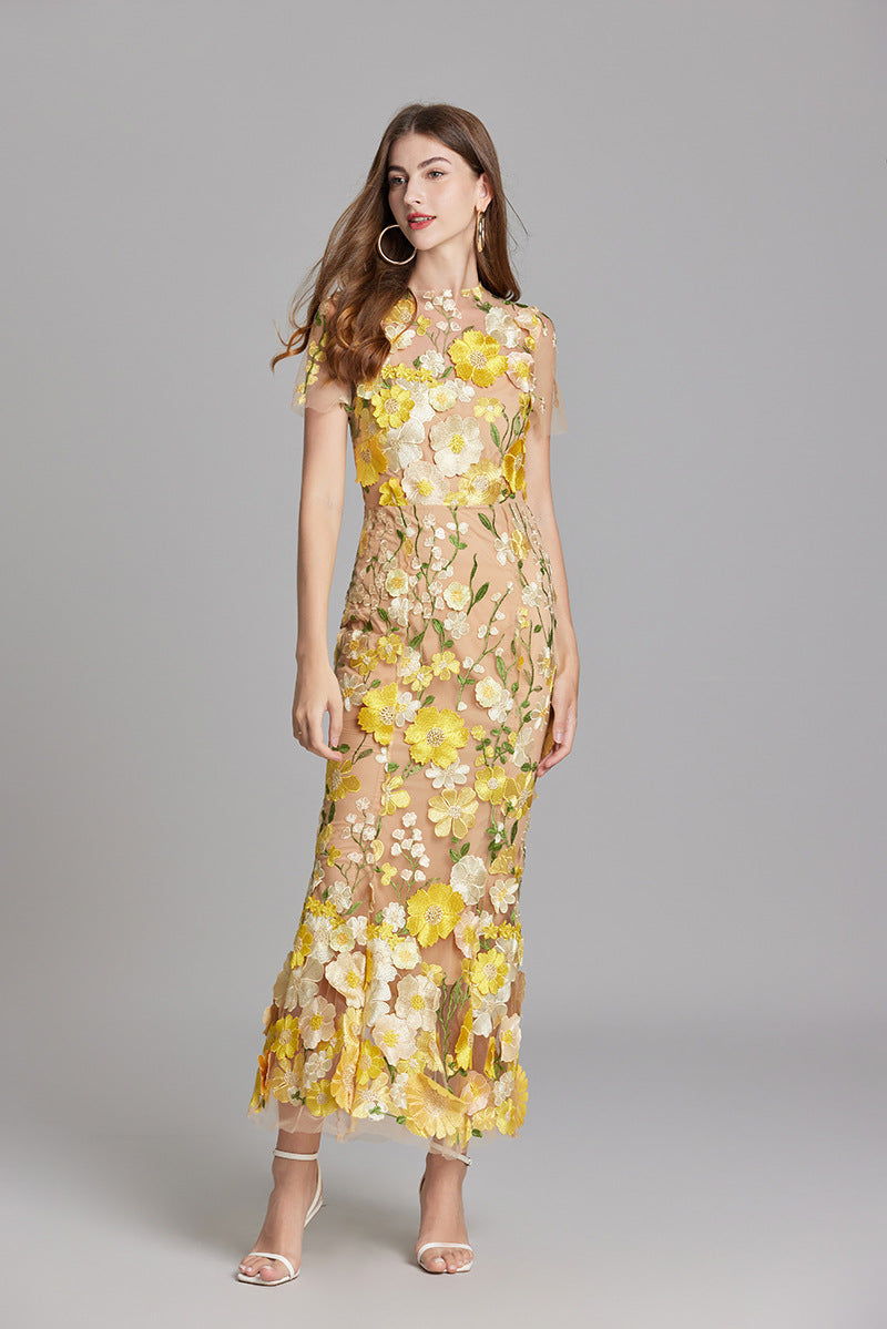 Elina – Besticktes ärmelloses langes Kleid