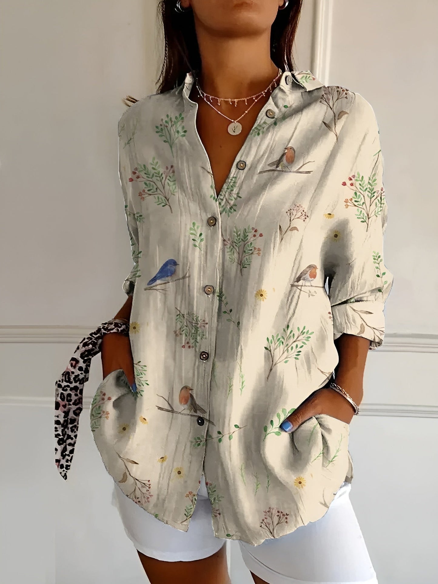 Marleen – Bluse mit Knöpfen und langen Ärmeln